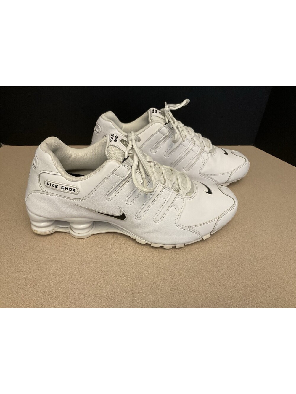 Mens Nike Shox NZ EU White/Black Leather Athletic Shoes. Size 10. Nice Shoes!!!